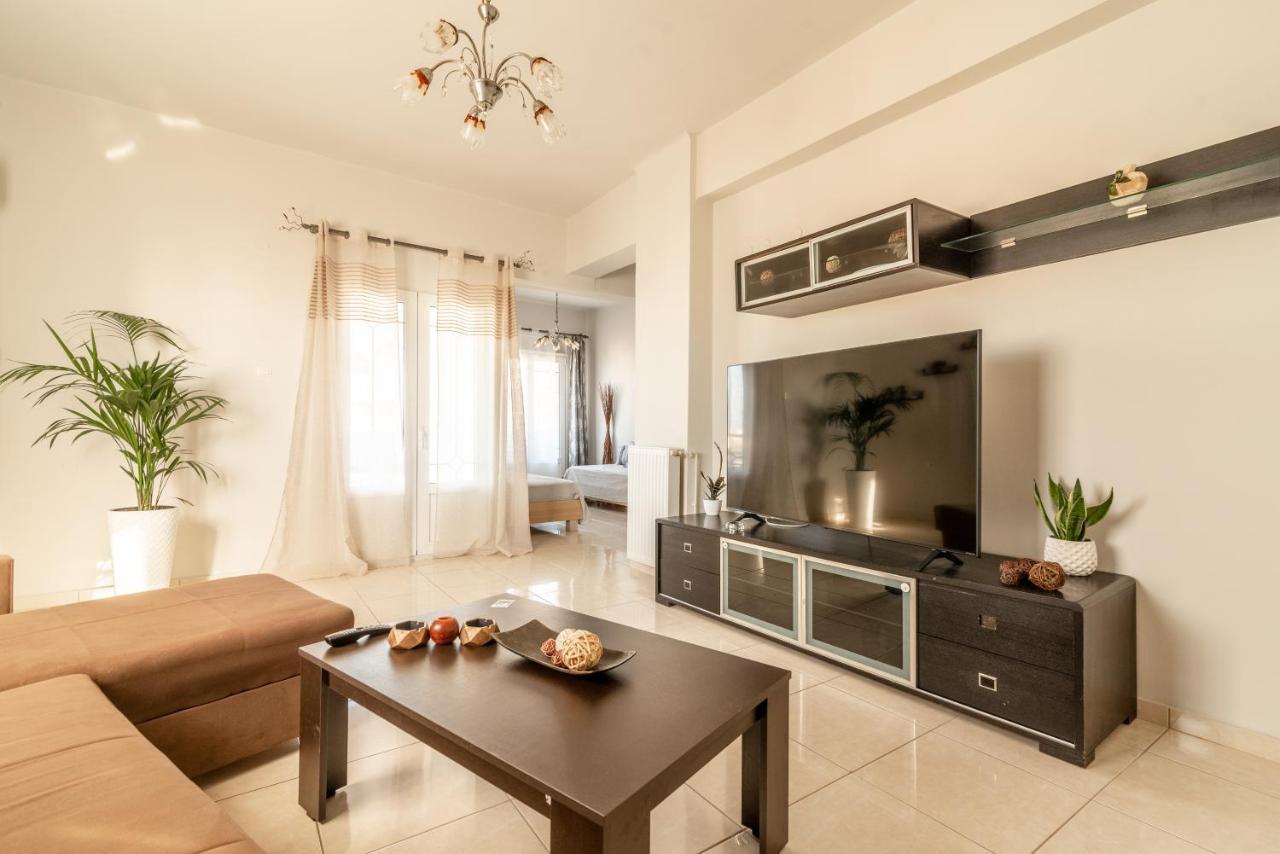 Spacious House With Seaview Apartment