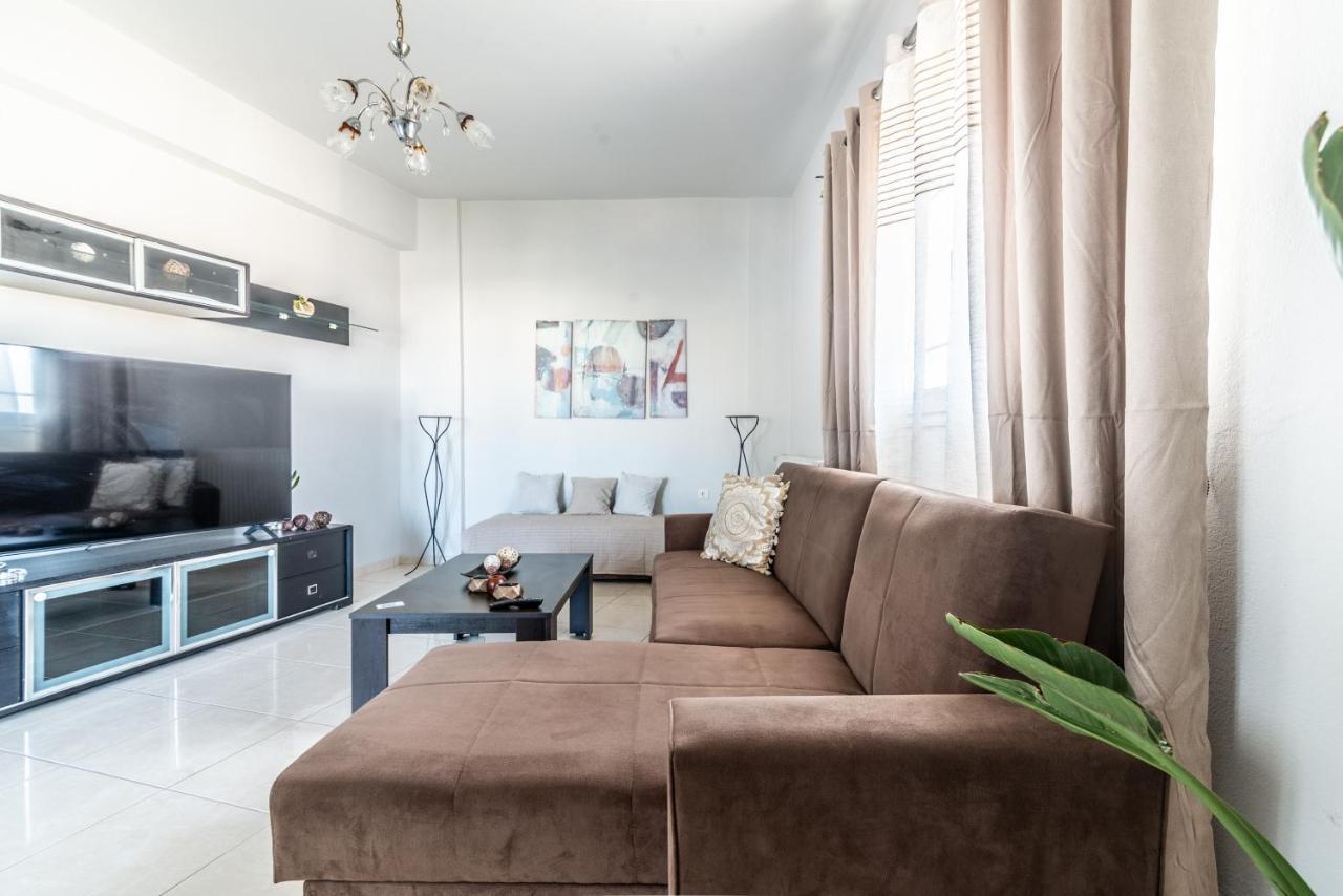 Spacious House With Seaview Apartment