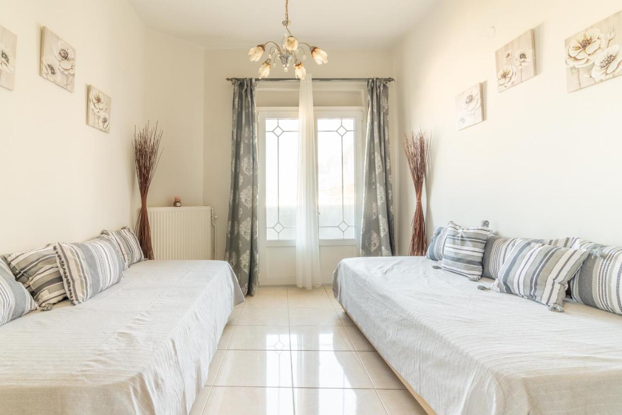 Spacious House With Seaview