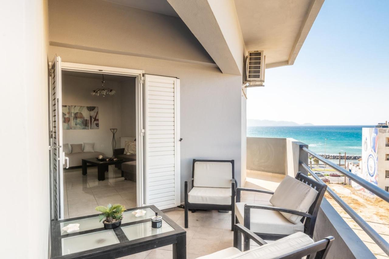 Spacious House With Seaview